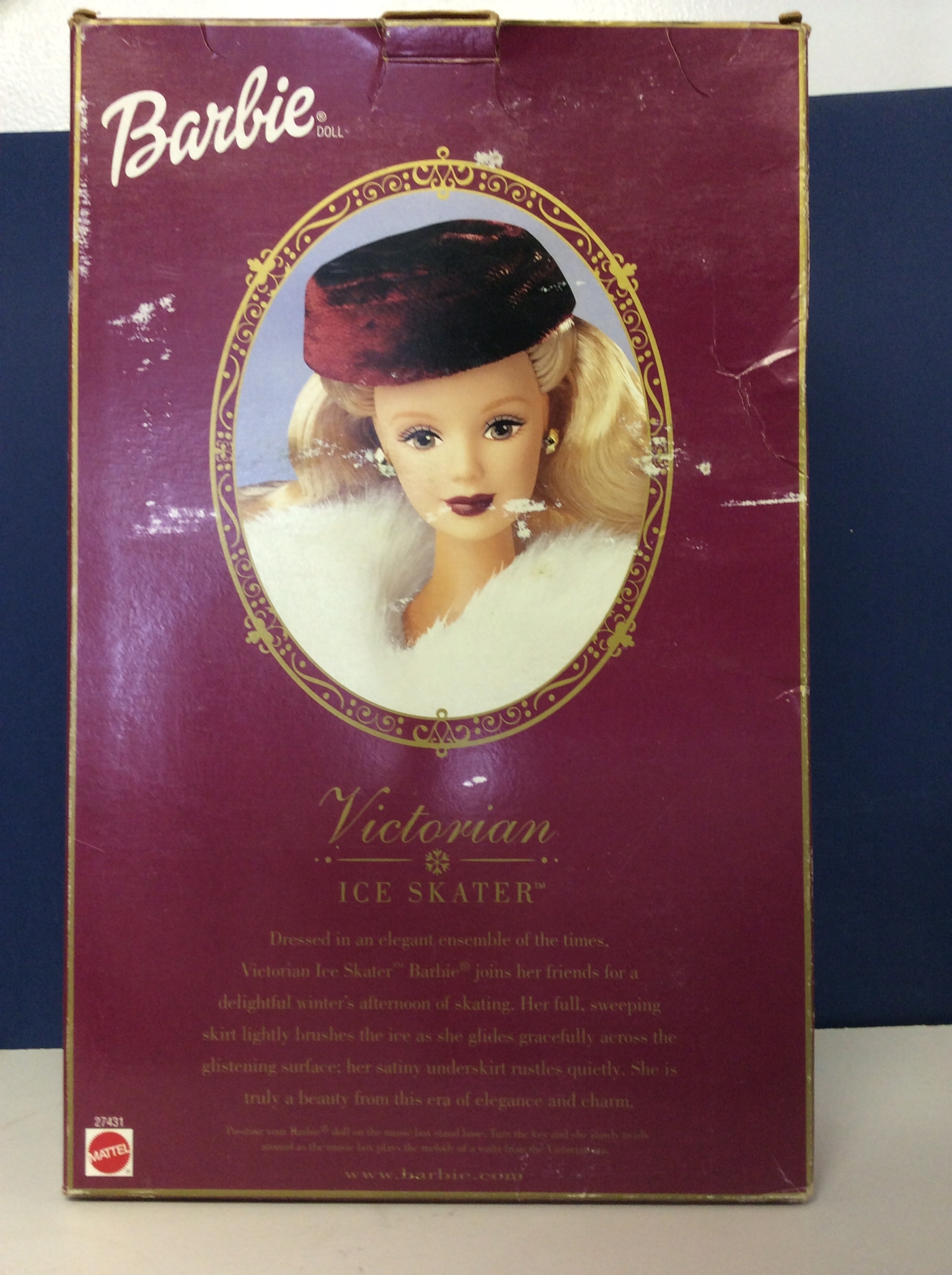 Victorian Ice Skater Barbie w/ music box caucasin/F14691 [anb00102